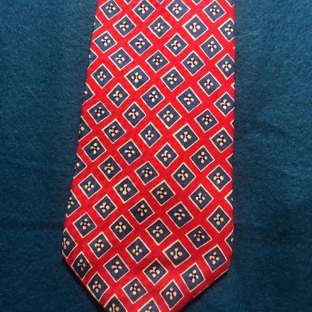 Guess tie